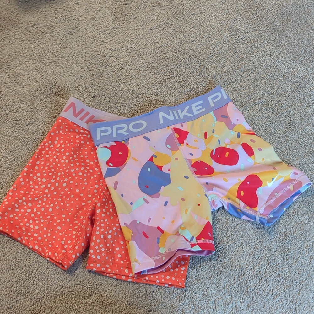 Girls. Nike pro shorts youth XL
